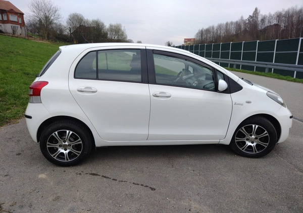 Toyota Yaris cena 22999 przebieg: 160000, rok produkcji 2010 z Brzozów małe 466
